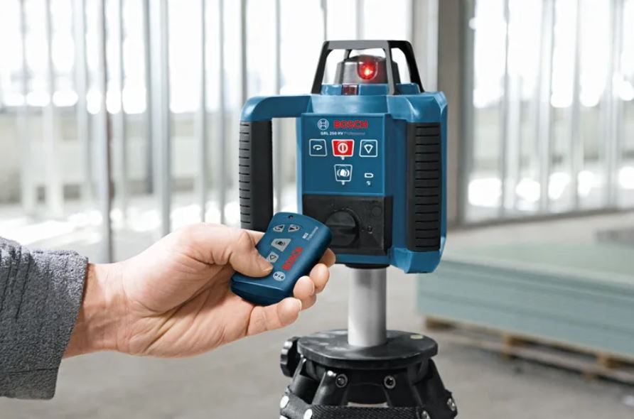 Detalj upravljanja GRL 250 HV laserskim nivelatorom